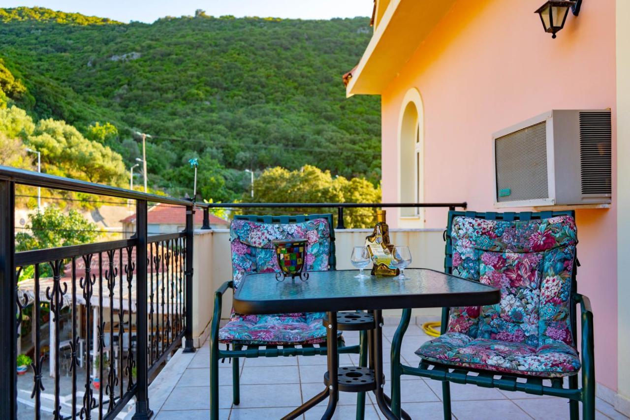 Valsamis Villa Apartments ポロス エクステリア 写真