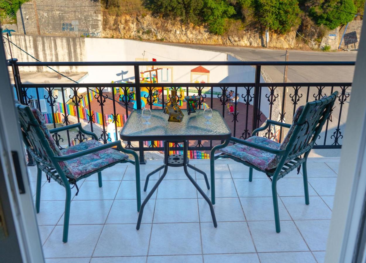 Valsamis Villa Apartments ポロス エクステリア 写真