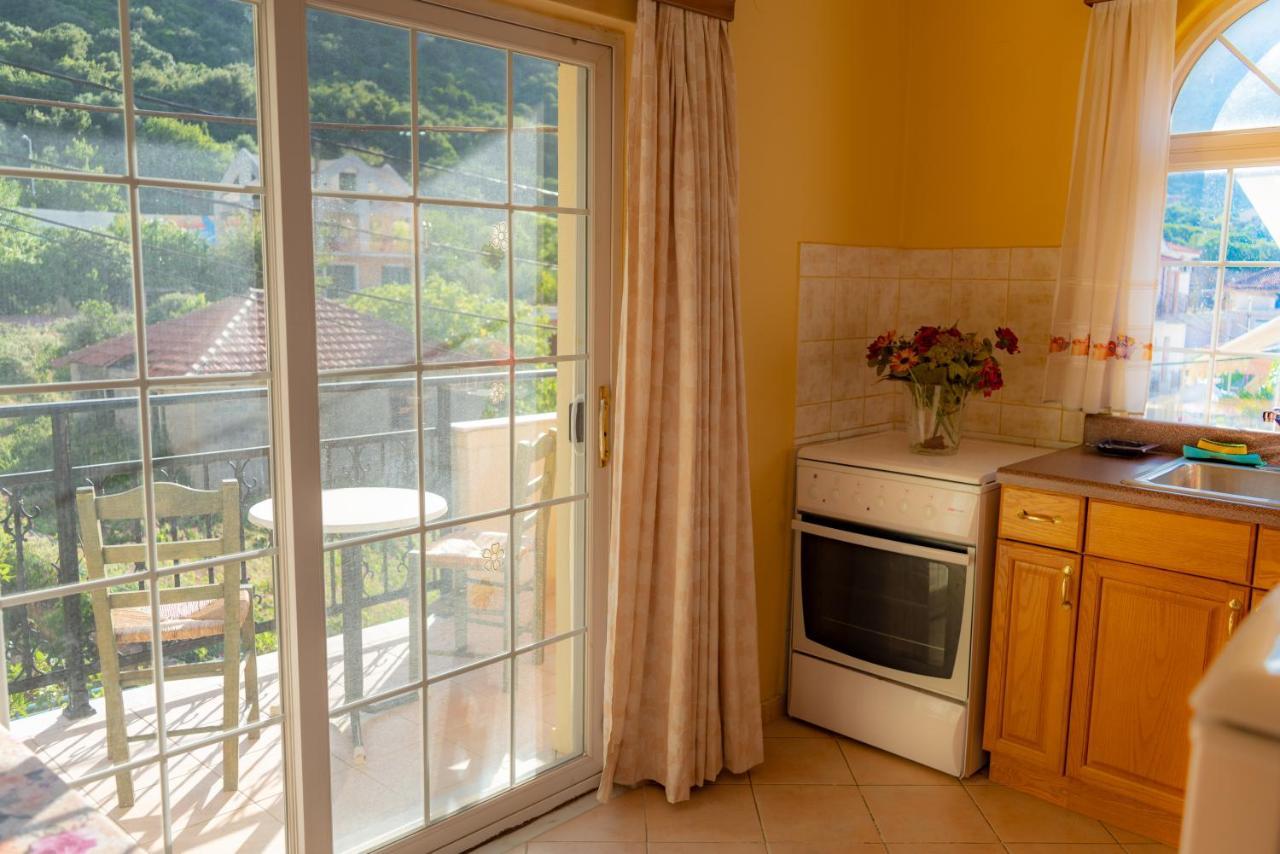 Valsamis Villa Apartments ポロス エクステリア 写真
