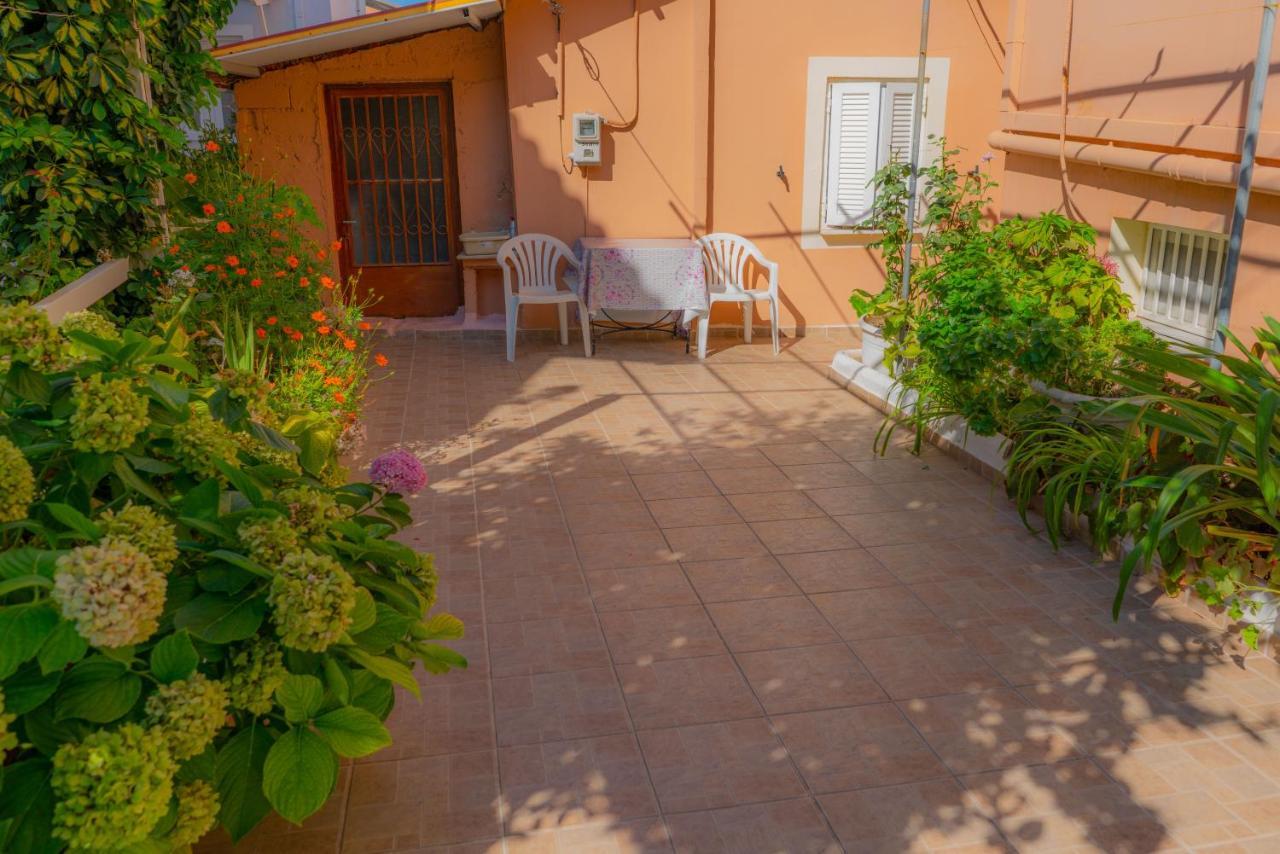 Valsamis Villa Apartments ポロス エクステリア 写真