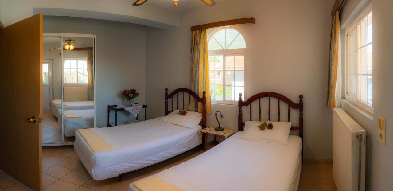 Valsamis Villa Apartments ポロス エクステリア 写真